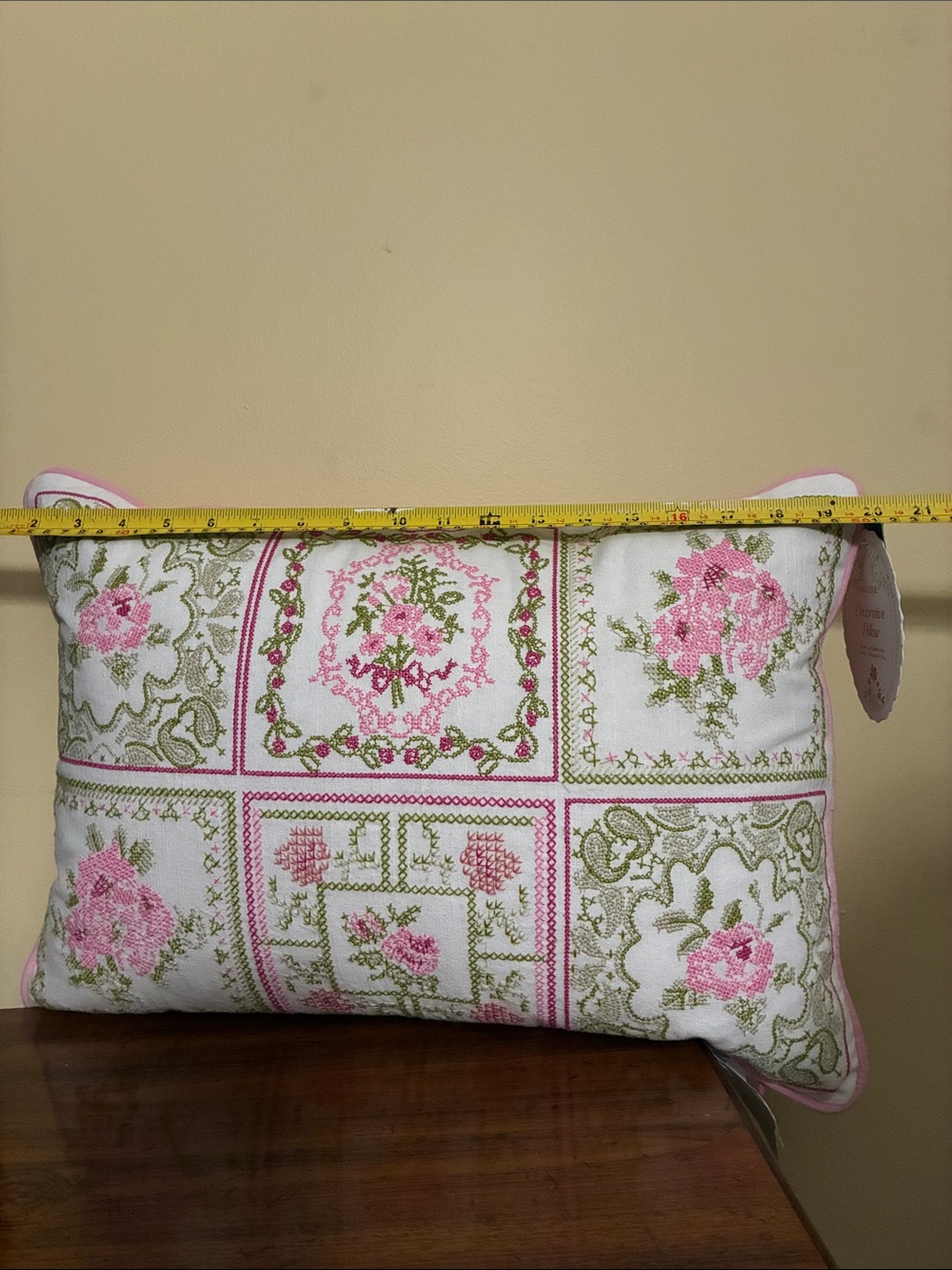 Envogue - CROSS-STITCHED FLORAL ROSE PILLOW - Picture 13 of 13